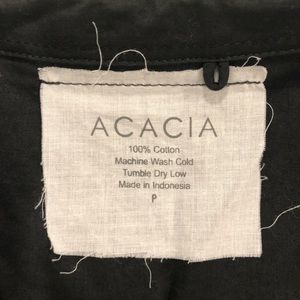 Acacia Black Button down collared Shirt size P